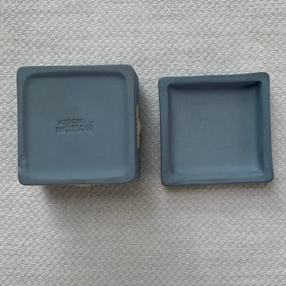 Vintage Wedgwood Pale Blue Jasperware Small Square Ring/Jewelry/Trinket Box - Picture 8 of 10